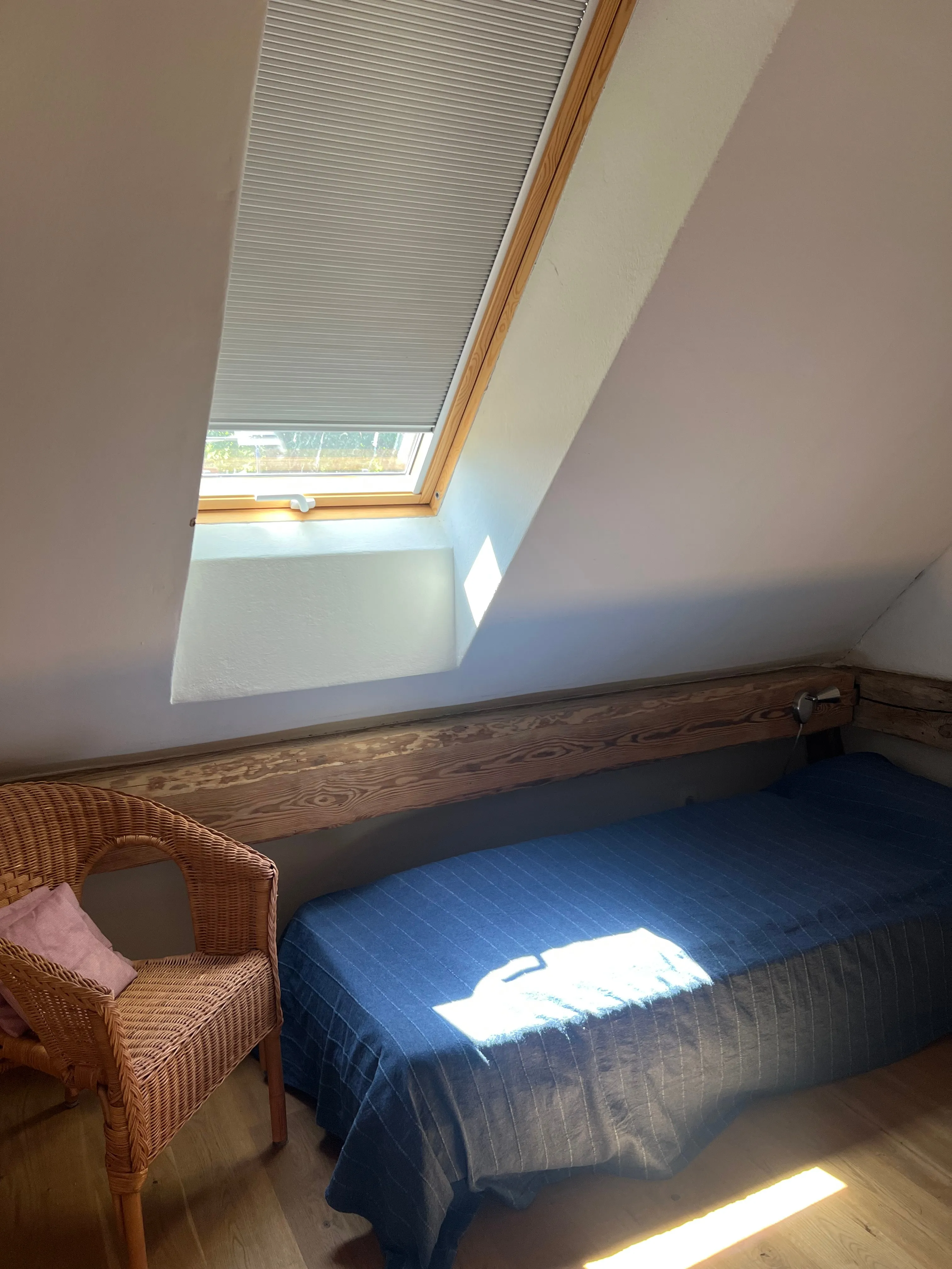 Schlafzimmer unter dem Dach